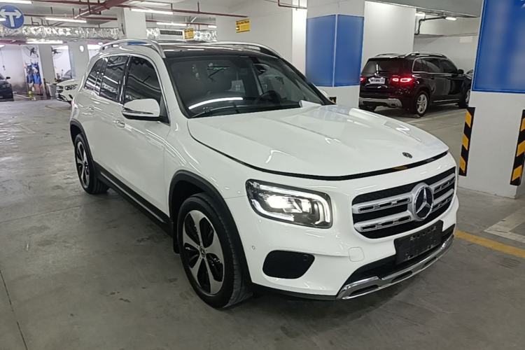 Used Mercedes-Benz GLB 2023 GLB 220 Fashion Model Front Right 45 Deg