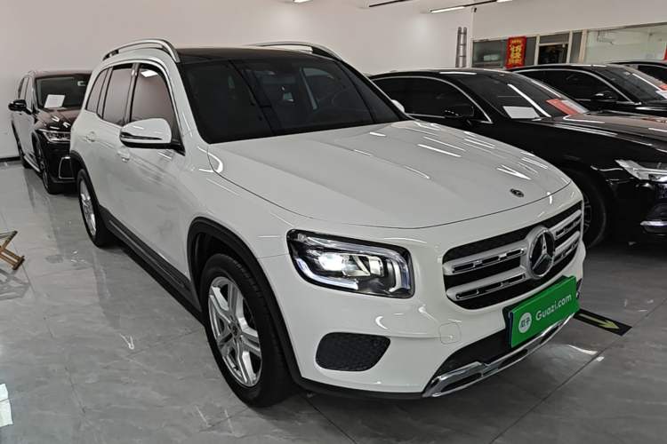 Used Mercedes-Benz GLB 2023 GLB 200 Dynamic Edition Front Right 45 Deg