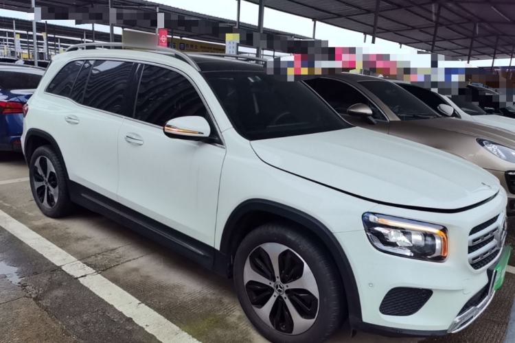 Used Mercedes-Benz GLB 2023 GLB 220 Fashion Model Front Right 45 Deg
