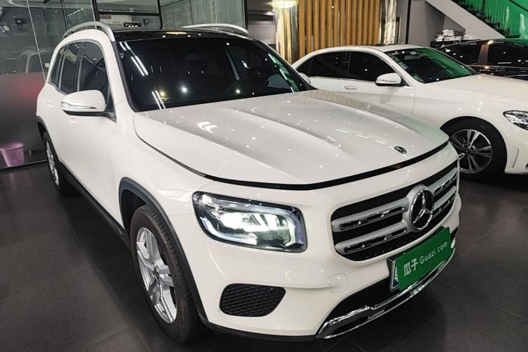 Used Mercedes-Benz GLB 2023 GLB 200 Dynamic Edition Front Right 45 Deg