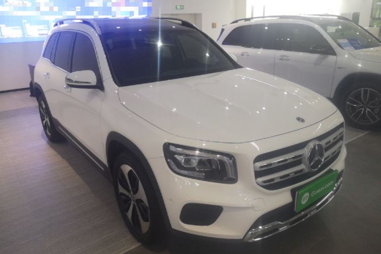 Used Mercedes-Benz GLB 2023 GLB 220 Fashion Model Front Right 45 Deg