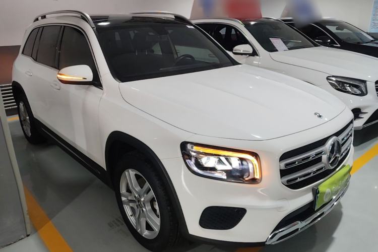 Used Mercedes-Benz GLB 2023 GLB 200 Dynamic Edition Front Right 45 Deg