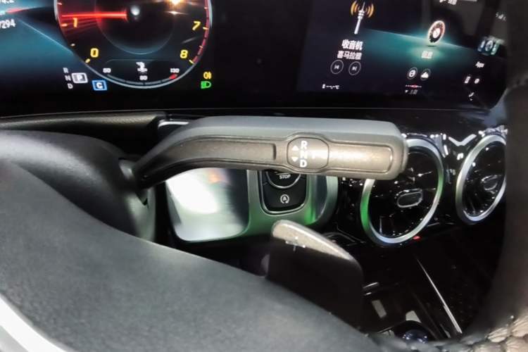 Used Mercedes-Benz GLB 2023 GLB 200 Dynamic Edition Gear Lever