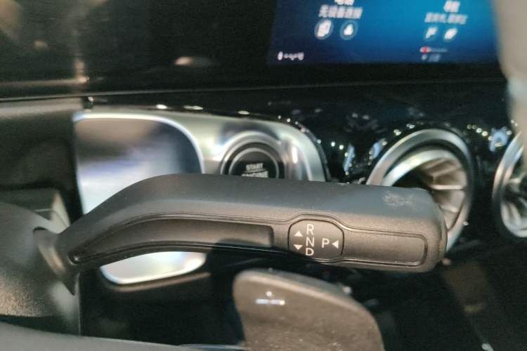 Used Mercedes-Benz GLB 2023 GLB 220 Fashion Model Gear Lever