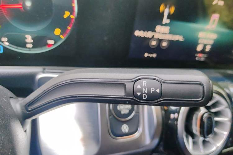 Used Mercedes-Benz GLB 2023 GLB 220 Fashion Model Gear Lever