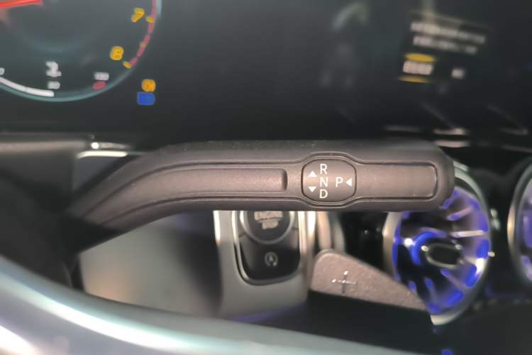 Used Mercedes-Benz GLB 2023 GLB 220 Sport Edition Gear Lever