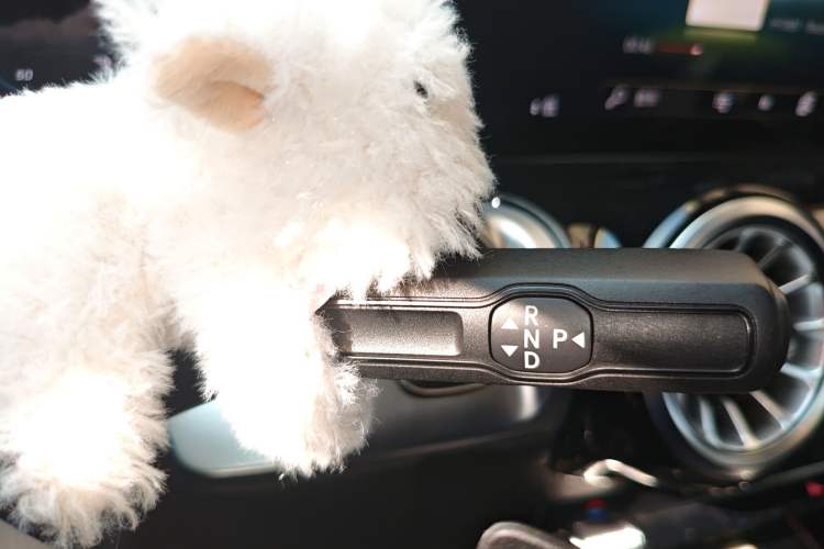 Used Mercedes-Benz GLB 2023 GLB 220 Sport Edition Gear Lever