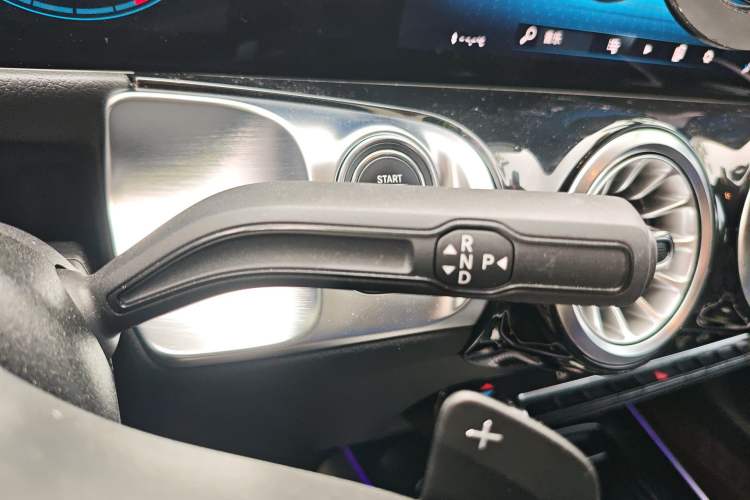 Used Mercedes-Benz GLB 2023 GLB 220 Sport Edition Gear Lever