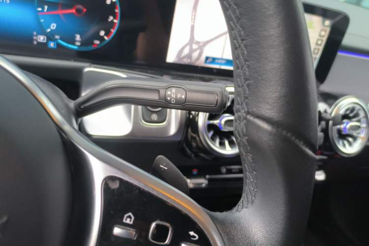Used Mercedes-Benz GLB 2023 GLB 200 Dynamic Edition Gear Lever