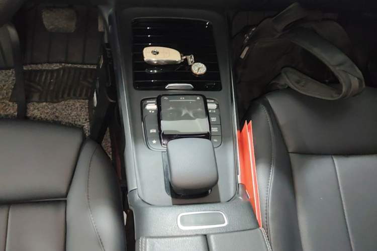 Used Mercedes-Benz GLB 2023 GLB 200 Dynamic Edition Gear Lever