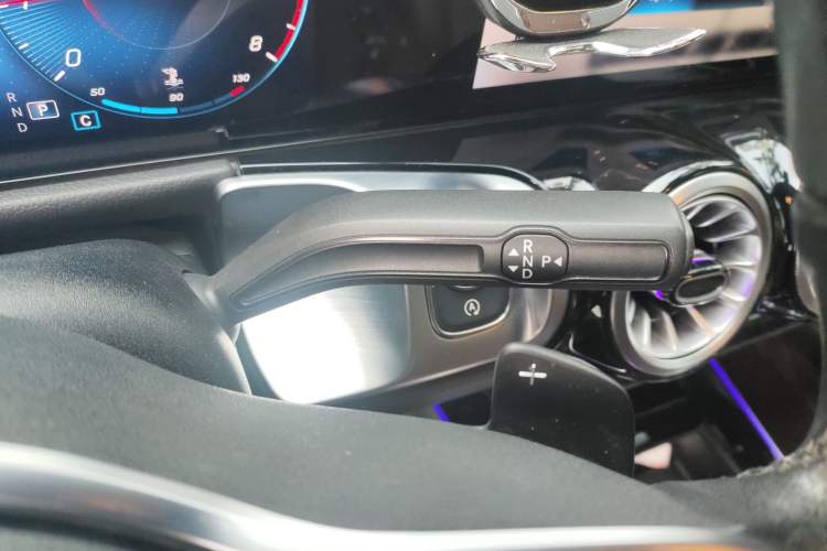 Used Mercedes-Benz GLB 2023 GLB 220 Fashion Model Gear Lever