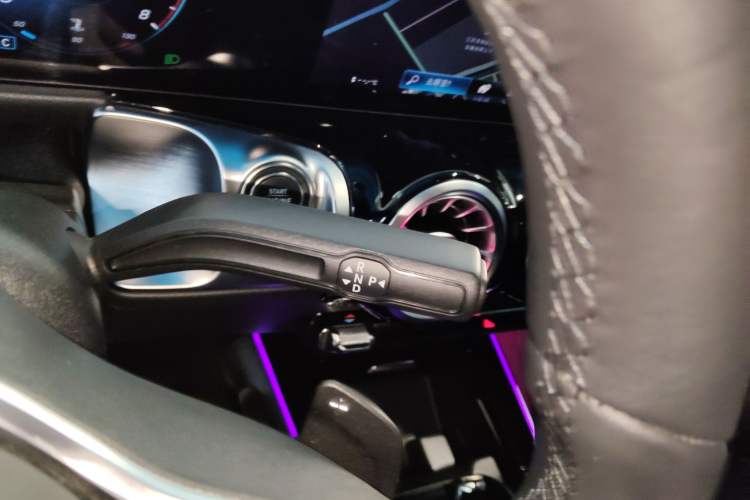 Used Mercedes-Benz GLB 2023 GLB 220 Sport Edition Gear Lever