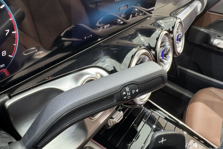 Used Mercedes-Benz GLB 2023 GLB 220 Sport Edition Gear Lever