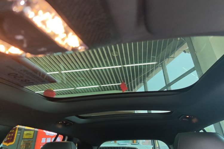 Used Mercedes-Benz GLB 2023 Refreshed GLB 200 Dynamic Edition Headliner