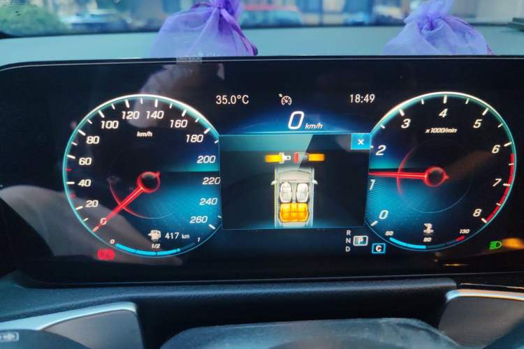 Used Mercedes-Benz GLB 2023 Refreshed GLB 200 Dynamic Edition Instrument Cluster