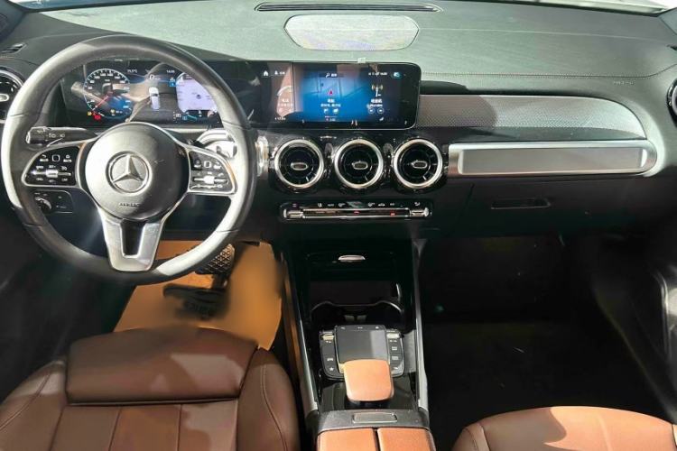 Used Mercedes-Benz GLB 2023 Refreshed GLB 200 Dynamic Edition Interior 1