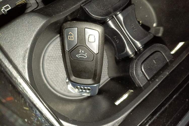 Used Mercedes-Benz GLB 2023 Refresh GLB 200 Fashion Edition Interior 1