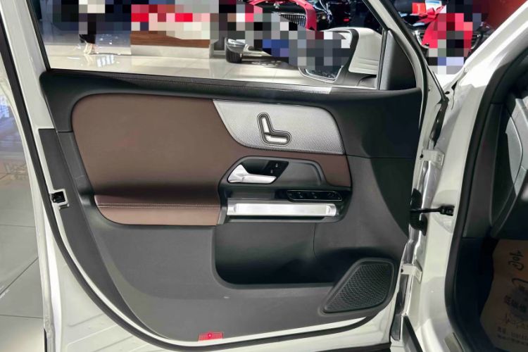 Used Mercedes-Benz GLB 2023 Refreshed GLB 200 Dynamic Edition Interior 11