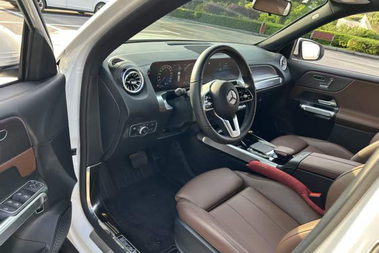 Used Mercedes-Benz GLB 2023 GLB 220 Fashion Model Interior 2