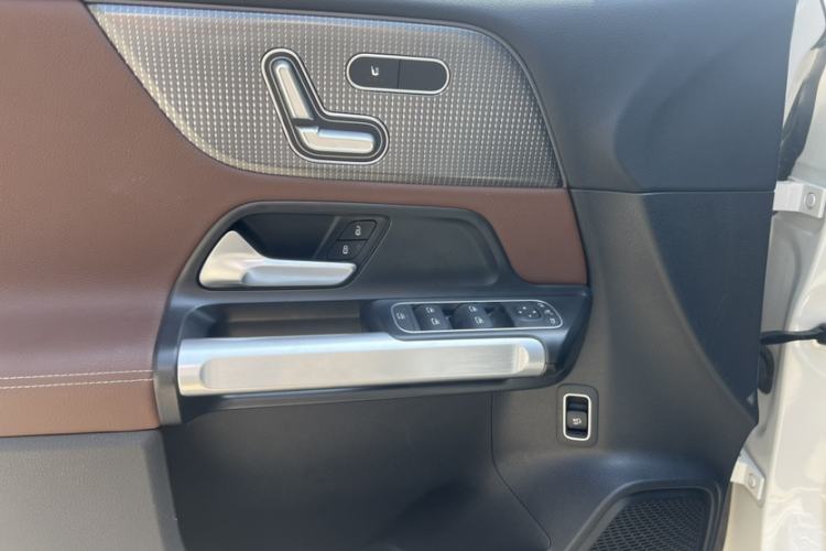 Used Mercedes-Benz GLB 2023 GLB 220 Fashion Model Interior 2
