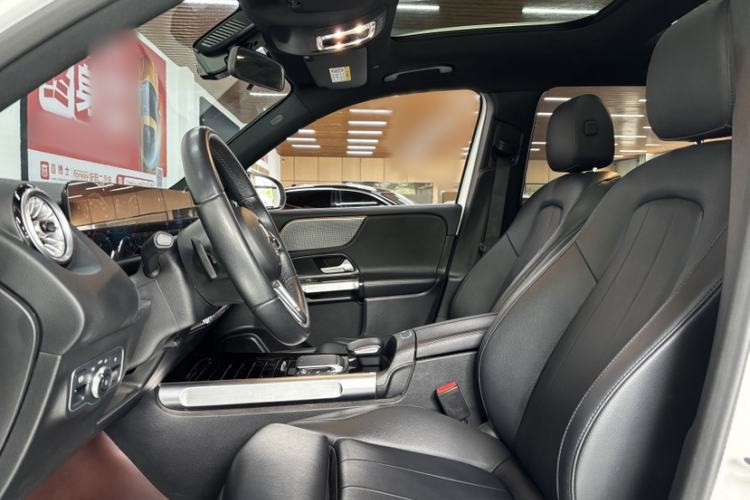 Used Mercedes-Benz GLB 2023 GLB 220 Sport Edition Interior 2