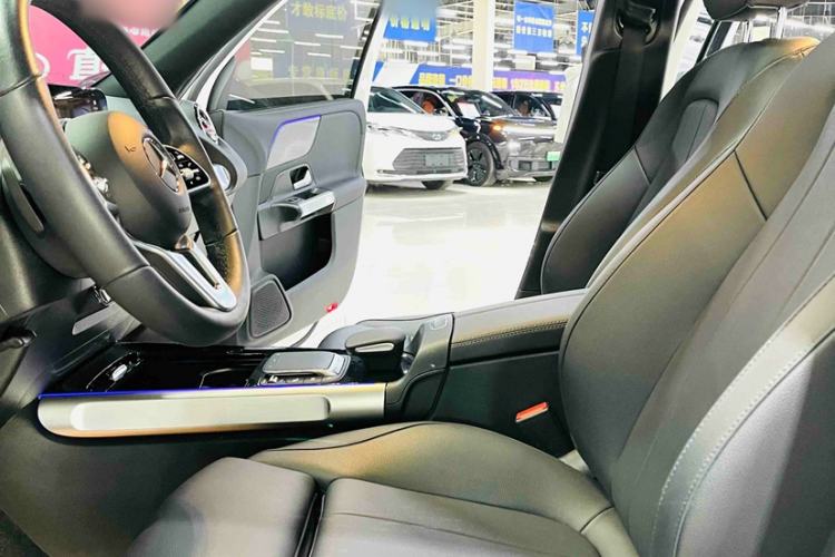 Used Mercedes-Benz GLB 2023 GLB 220 Sport Edition Interior 2