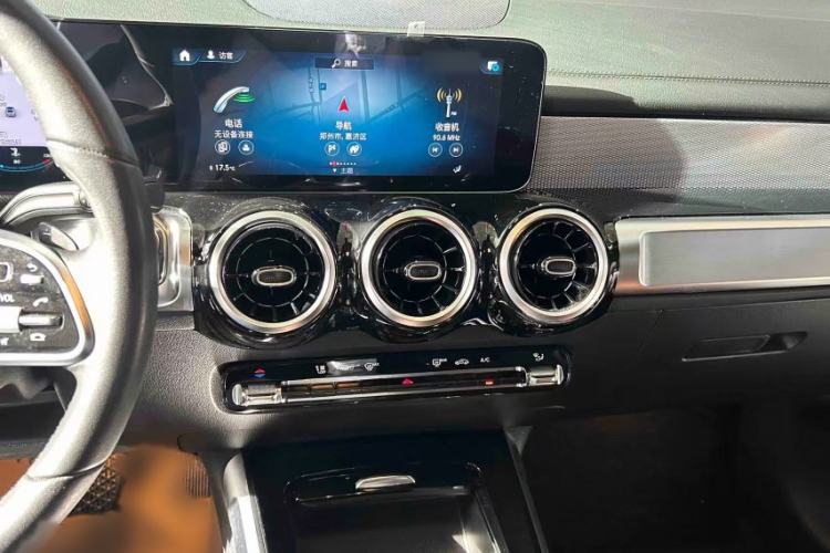 Used Mercedes-Benz GLB 2023 Refreshed GLB 200 Dynamic Edition Interior 3