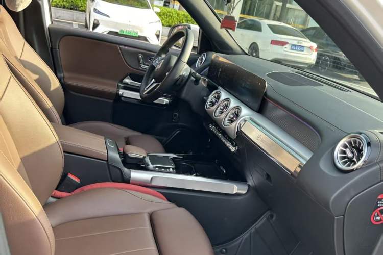 Used Mercedes-Benz GLB 2023 GLB 220 Fashion Model Interior 4