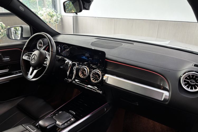 Used Mercedes-Benz GLB 2023 GLB 220 Sport Edition Interior 4