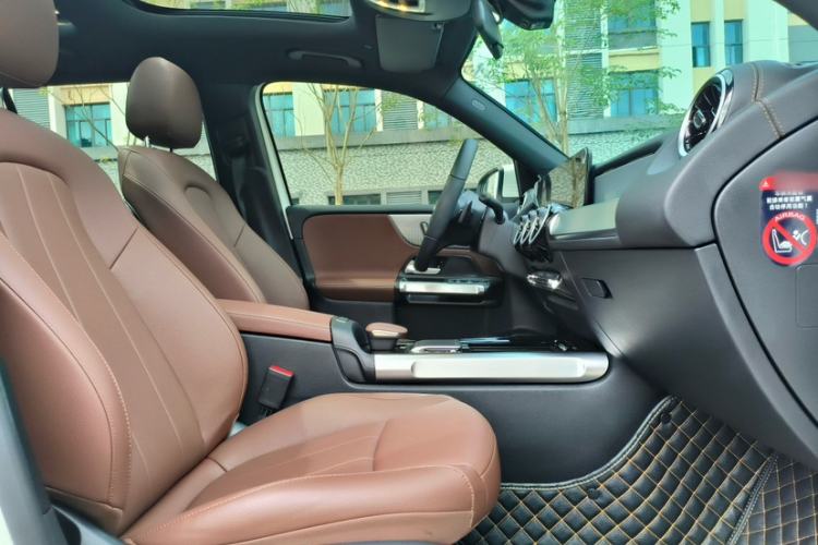 Used Mercedes-Benz GLB 2023 GLB 200 Dynamic Edition Interior 5