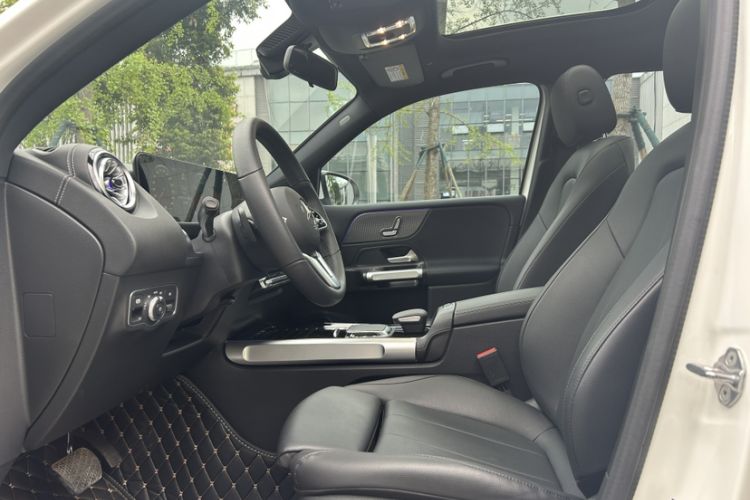 Used Mercedes-Benz GLB 2023 GLB 220 Sport Edition Interior 8