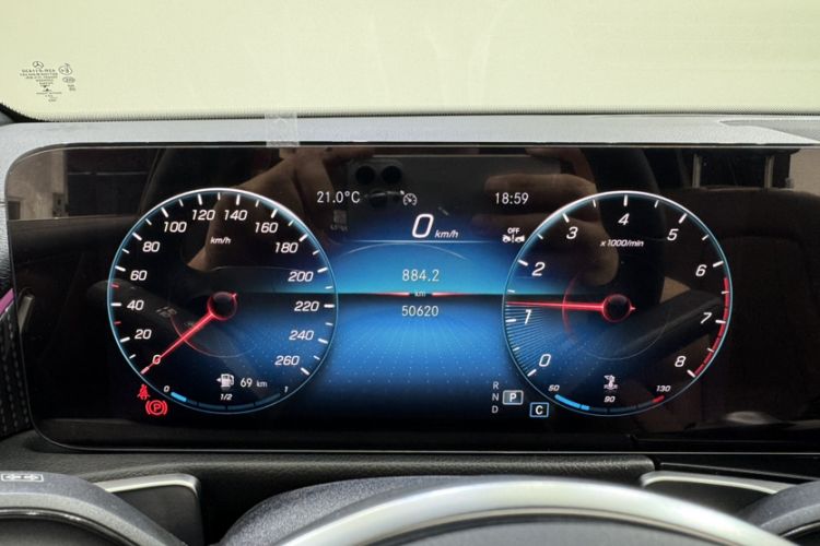 Used Mercedes-Benz GLB 2023 GLB 220 Sport Edition Interior 8
