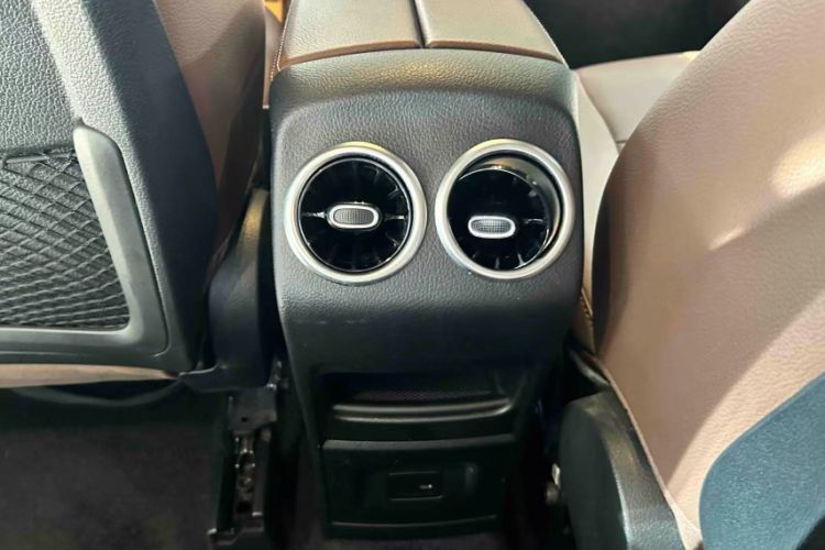Used Mercedes-Benz GLB 2023 Refreshed GLB 200 Dynamic Edition Interior 9