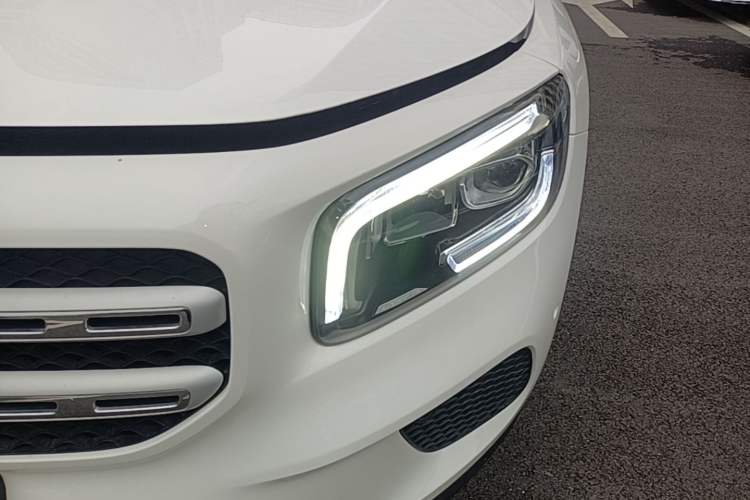 Used Mercedes-Benz GLB 2023 GLB 220 Sport Edition Left Front Headlight