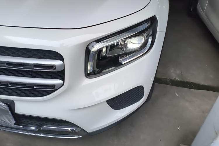 Used Mercedes-Benz GLB 2023 GLB 220 Sport Edition Left Front Headlight