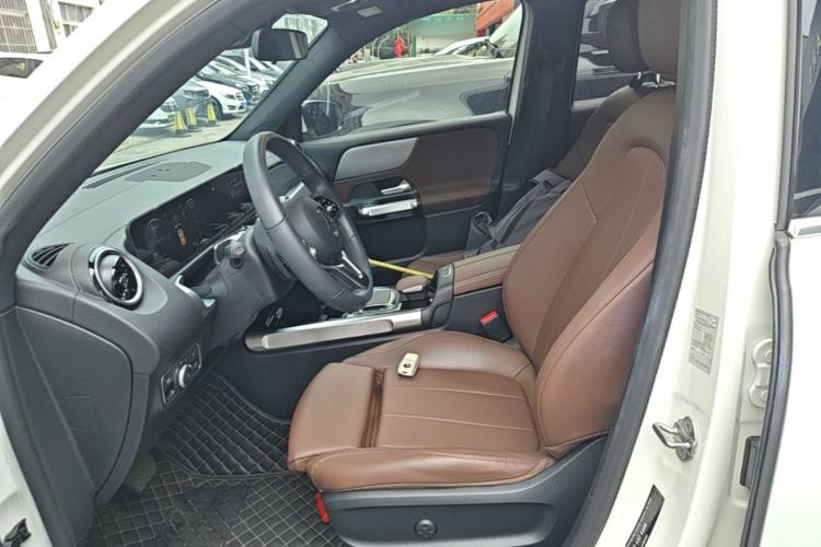 Used Mercedes-Benz GLB 2023 GLB 200 Dynamic Edition Left Front Seat