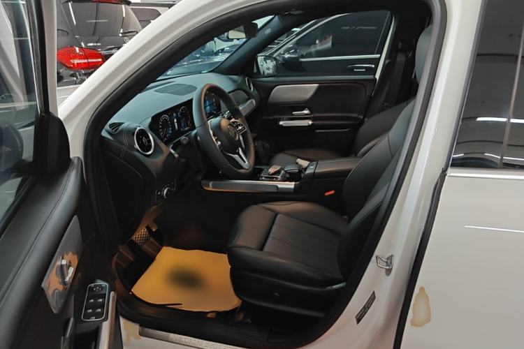 Used Mercedes-Benz GLB 2023 GLB 200 Dynamic Edition Left Front Seat