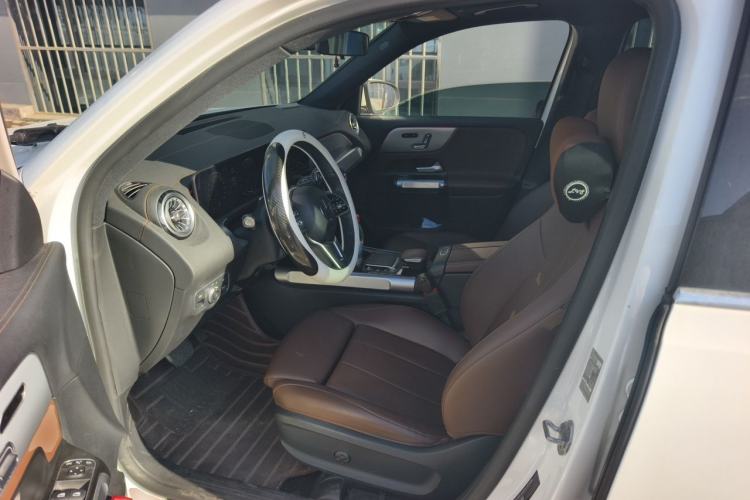Used Mercedes-Benz GLB 2023 GLB 200 Fashion Model Left Front Seat