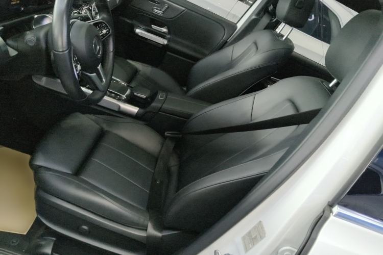 Used Mercedes-Benz GLB 2023 GLB 220 Fashion Model Left Front Seat