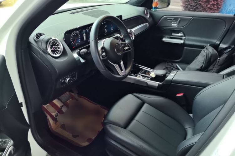 Used Mercedes-Benz GLB 2023 GLB 220 Fashion Model Left Front Seat