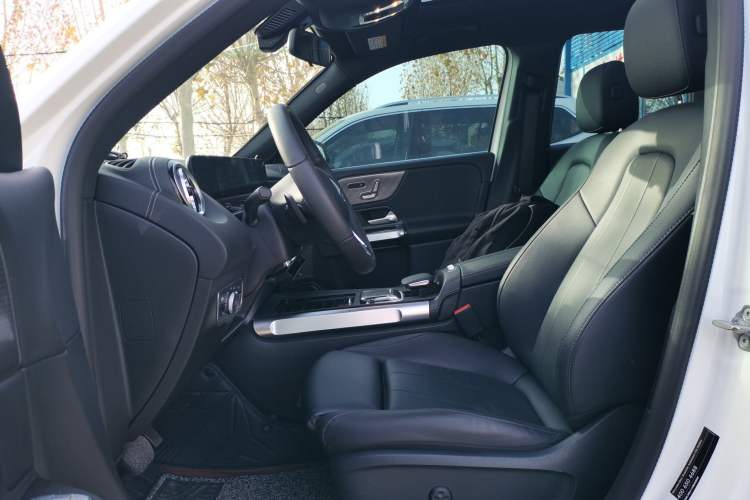 Used Mercedes-Benz GLB 2023 GLB 220 Fashion Model Left Front Seat