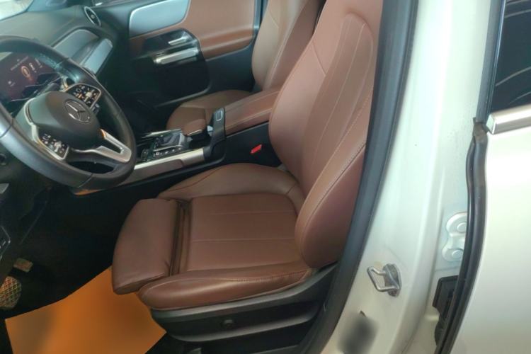 Used Mercedes-Benz GLB 2023 GLB 200 Fashion Model Left Front Seat