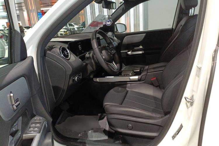 Used Mercedes-Benz GLB 2023 Refresh GLB 200 Fashion Edition Left Front Seat
