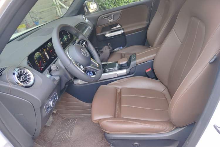 Used Mercedes-Benz GLB 2023 GLB 220 Fashion Model Left Front Seat