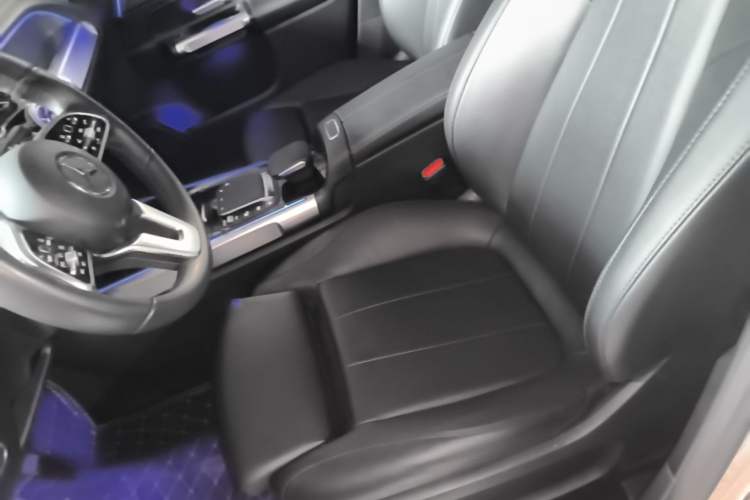 Used Mercedes-Benz GLB 2023 GLB 220 Sport Edition Left Front Seat