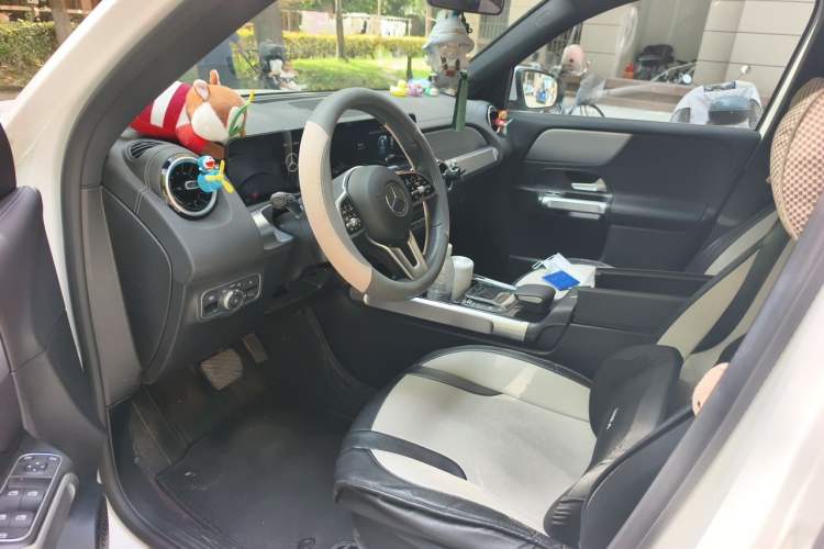 Used Mercedes-Benz GLB 2023 GLB 200 Dynamic Edition Left Front Seat