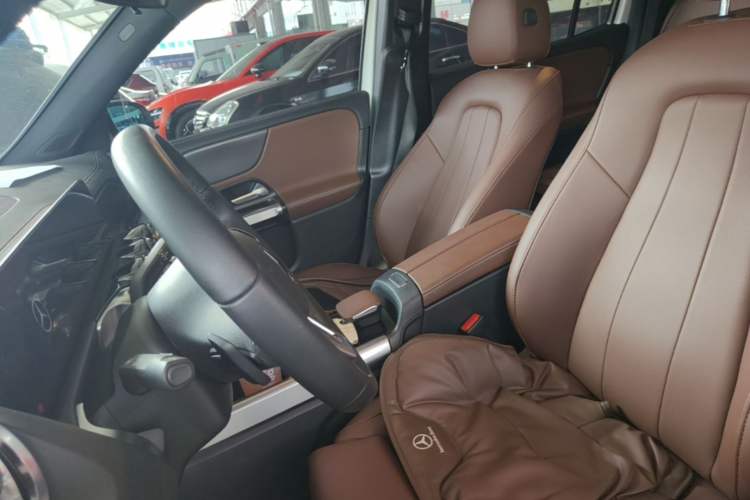 Used Mercedes-Benz GLB 2023 GLB 220 Sport Edition Left Front Seat