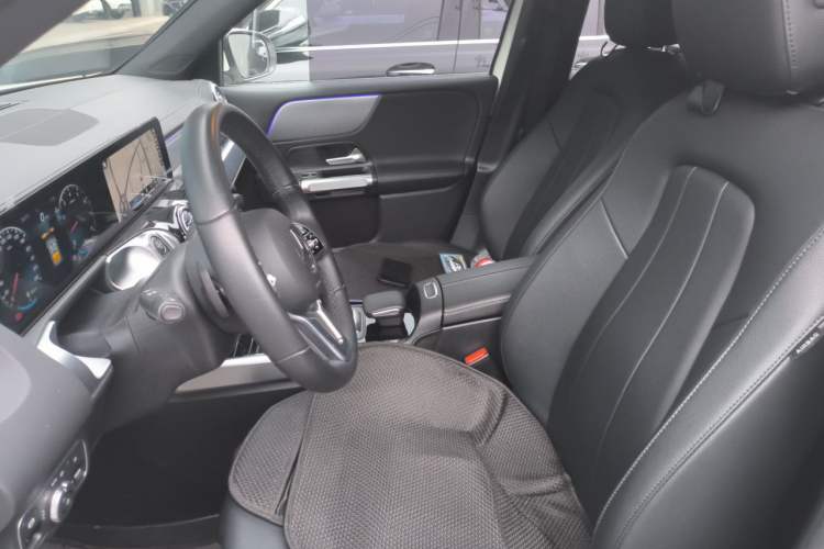 Used Mercedes-Benz GLB 2023 GLB 200 Dynamic Edition Left Front Seat