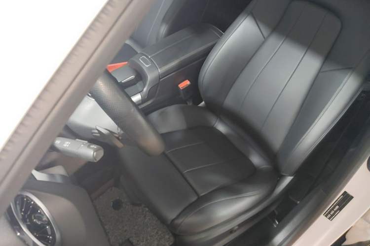 Used Mercedes-Benz GLB 2023 GLB 200 Dynamic Edition Left Front Seat