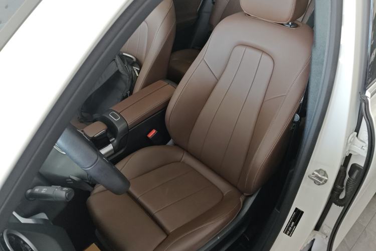 Used Mercedes-Benz GLB 2023 GLB 200 Fashion Model Left Front Seat